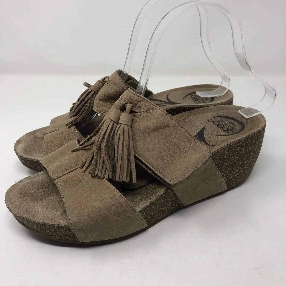 Abeo Uplift Wedge Sandals Womens 9 Neutral‎ Taupe Leather Tassel B.I.O.system